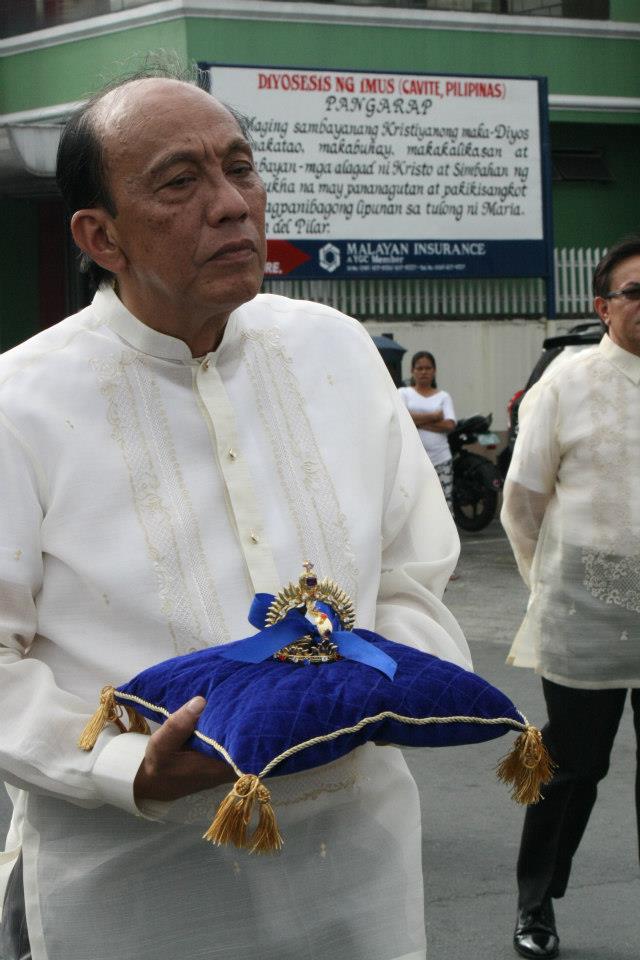 The Entrance of Nana Pilar and its Crowns (11)